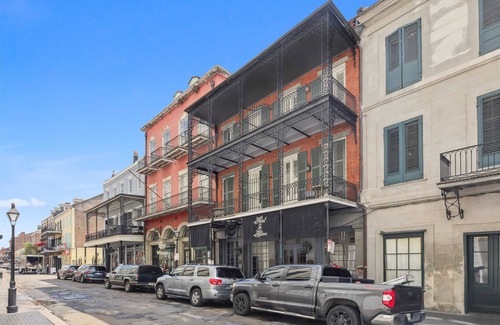 French Quarter Casa | Roami at St. Helene | Pool | Studio