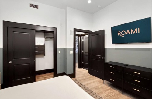 Central Business District Casa | Roami at The Brandywine | Rooftop Pool | 2 Bedroom
