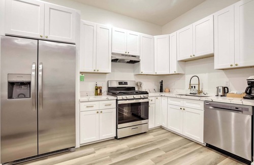 Arts/Warehouse District Casa | Roami at The Churchill | 3 Bedroom