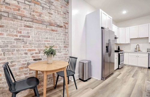 Arts/Warehouse District Casa | Roami at The Churchill | 3 Bedroom