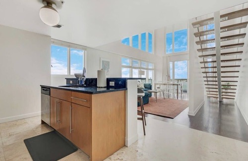 North Bay Village Apartamento | Roami at The Current | Group Friendly |4 Bed Combo