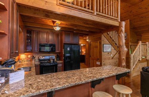 Frank Casa | Roaring Creek Lodge