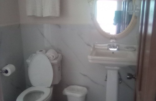 Coxen Hole Hotel | Roatan Airport Boutique Resort