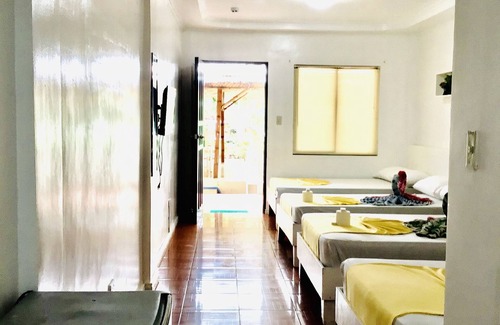 Boracay Island Hotel | Rob and Fred's Resort