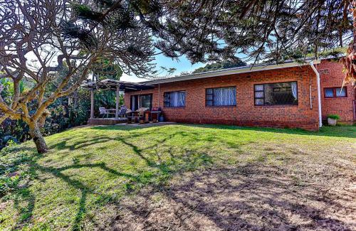 Salt Rock Casa | Robbins road cheerful, pet-friendly home