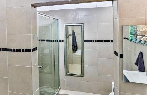 Salt Rock Casa | Robbins road cheerful, pet-friendly home