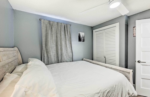 Robbinsville Casa | Robbinsville Home w/ Fire Pits & Large Deck!
