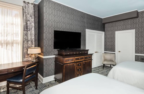 Historic District Hotel | Robert Johnson 2 Double Beds Pure Wellness Room at Historic Inns of Annapolis