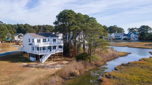 Captain's Cove Casa | Robert's Retreat - Brand new home w/gorgeous water views!