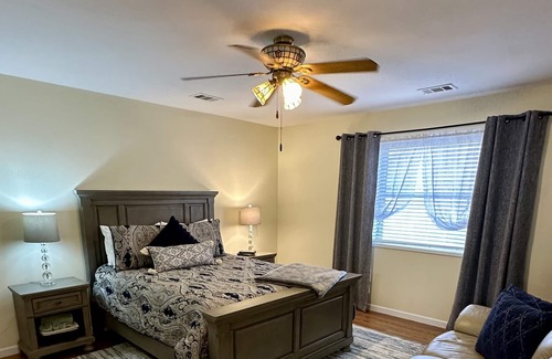 Boswell Casa | Roberts Carriage House Retreat/Great for 2024 Total Eclipse Viewing