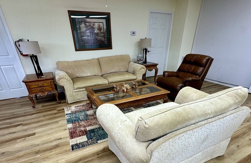 Boswell Casa | Roberts Carriage House Retreat/Great for 2024 Total Eclipse Viewing