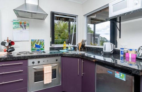 Raglan Apartamento | Roberts St - Apartment (Downstairs) - 2BR 1Bath-2 bedroom holiday home