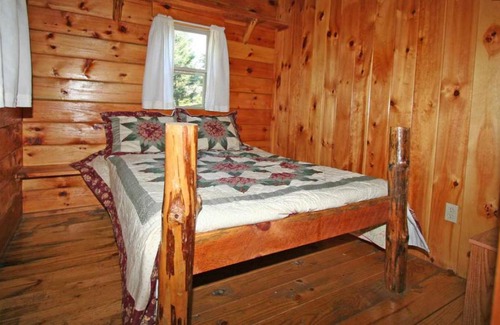 Lenhartsville Otro | Robin Hill Camping Resort Deluxe Cottage 13
