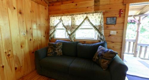 Lenhartsville Otro | Robin Hill Camping Resort Deluxe Cottage 13