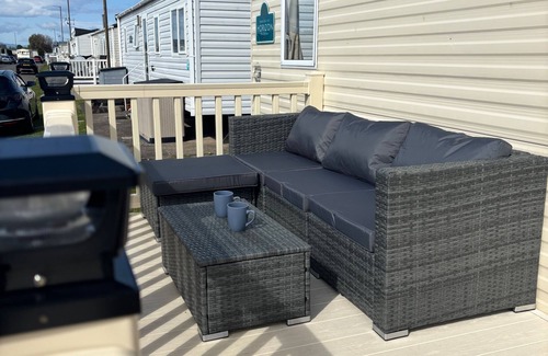 Rhyl Chalet De Esquí | Robin Hood 3-Bed Caravan, Sleeps 8, Pet Friendly