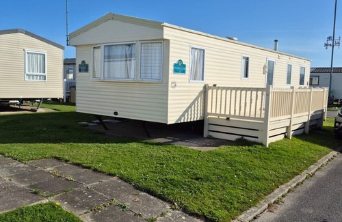 Rhyl Chalet De Esquí | Robin Hood 3-bed Caravan, Sleeps 8, Pet Friendly