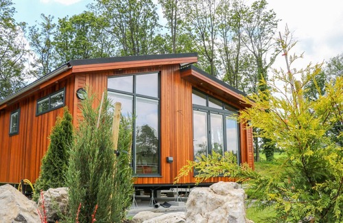 Gargrave Cabaña | ROBIN LODGE, family friendly, luxury holiday cottage in Gargrave