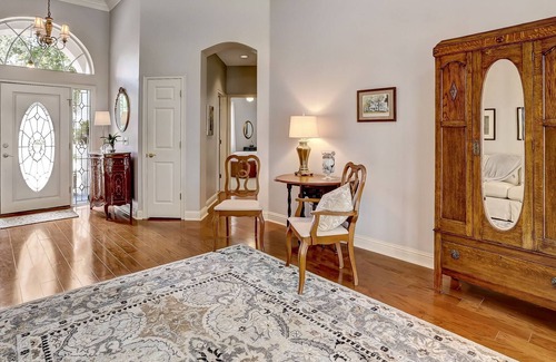 Deercreek Casa | Robin's Nest Spacious 3-bedroom executive home with an office in Deer Creek