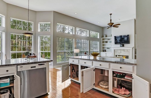 Deercreek Casa | Robin's Nest Spacious home in Gated Community