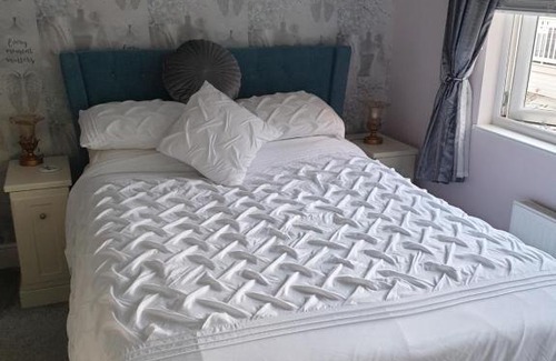 Rhyl Otro | robinhood entire lodge 2 bed sofa bed single sleeps 6