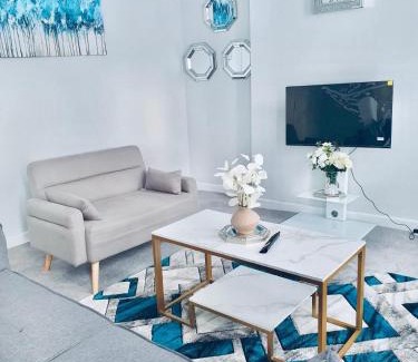 Wainscot Apartamento | Rochester Castle, 2 Bed Modern Apartment