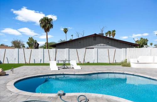 Mesa Grande Casa | Rock and Glam Paradise