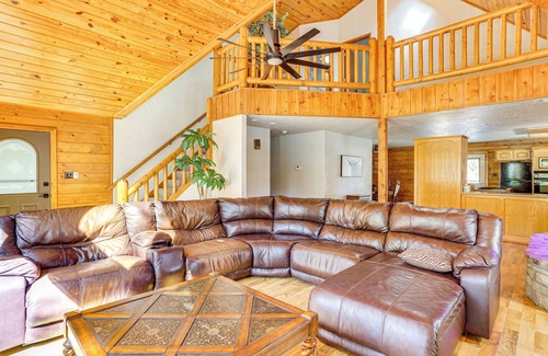 Davis Cabina | 'Rock Creek Lodge' 1 Mi to Lake of the Arbuckles!