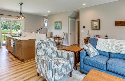 Rock Hall Casa | Rock Hall Retreat with Balcony Near Park and Marina!