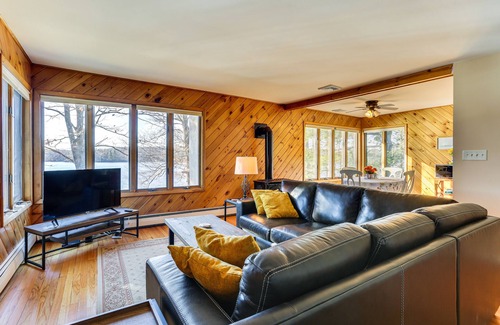 Rock Hill Casa | Rock Hill Home w/ Fire Pit on Wanaksink Lake!