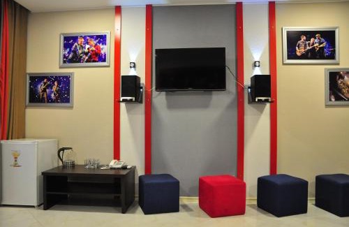 New Boulevard Apartamento | Rock Hotel First Line
