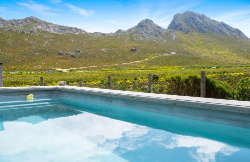 Rooiels Casa | Rock Jumper Country House by Host Agents