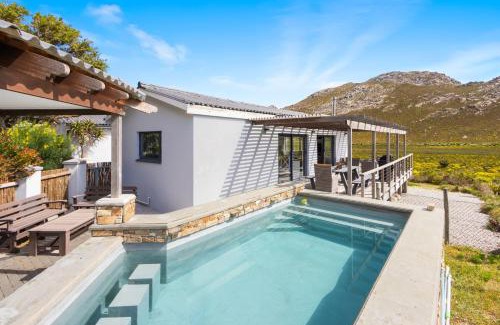 Rooiels Casa | Rock Jumper Country House by Host Agents