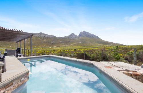 Rooiels Casa | Rock Jumper Country House by Host Agents