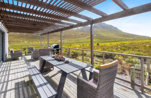 Rooiels Casa | Rock Jumper Country House by Host Agents