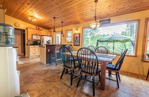 Bancroft Cabaña | Rock Lake House Lakefront Retreat