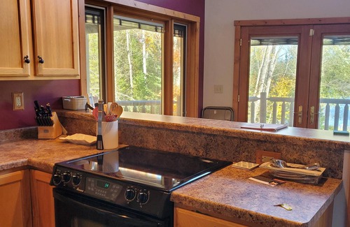 Loretto Casa | Rock Lake Retreat: A Cozy Lakeside Getaway Wrapped in Autumn Beauty