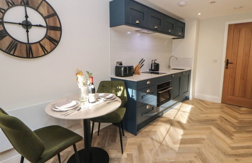 Stoney Middleton Cabaña | ROCK MILL APARTMENT, pet friendly, with a garden in Eyam