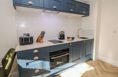 Stoney Middleton Cabaña | ROCK MILL APARTMENT, pet friendly, with a garden in Eyam