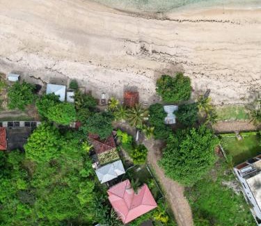 Hu'u Casa | Rock Pool Homestay