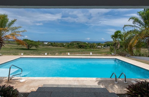 Esperanza Casa | Rock/Pool Houses. 2 houses with view of ocean and 5 minute drive to beach!