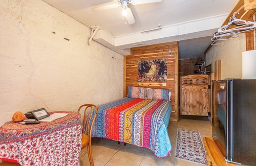 Medicine Park Cabina | Rock & Roll Room- Perfect for a Couple ready to paint the town in Medicine Park