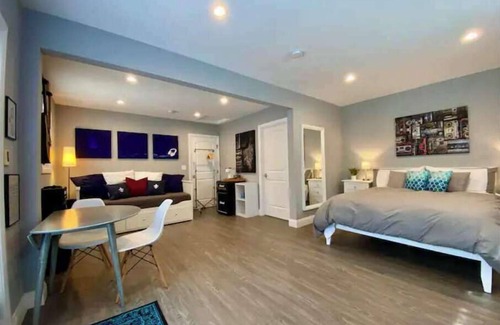 West Los Angeles Casa | Rock & Royalty Guesthouse, UCLA, Century City adj.