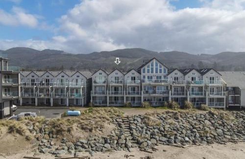 Rockaway Beach Casa | Rockaway beach vibes,Waterfront Oceanfront Rockaway Beach House near Downtown,WIFI, Washer Dryer