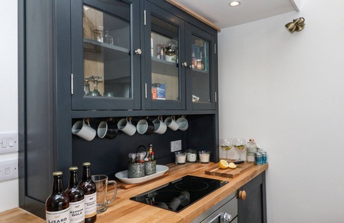Landewednack Cabaña | ROCKET CART HOUSE, romantic, luxury holiday cottage in Lizard
