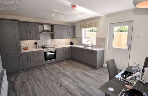 Portrush Casa | West Strand Beach Portrush “Rockhaven” 3 habitaciones / 3 baños Nueva casa de exhibición