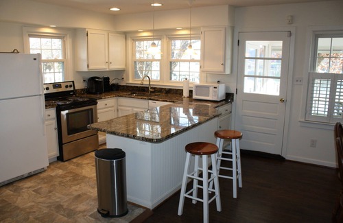 Deale Casa | Rockhold Creek Cottage, Frente al agua, Casa de vacaciones, Muelles