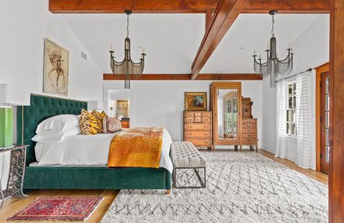 Fredericksburg Casa | Rockhouse at Ololo Hot Tub Pool Sleeps 12