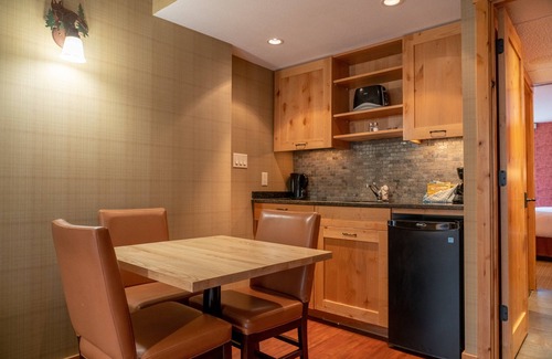 Banff Condominio | Rockies Getaway + Grotto Hot Pools