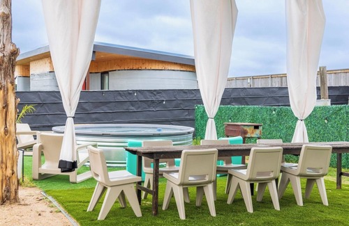 Round Top Apartamento | Rockin' 40' Container