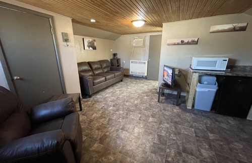 Faulkton Cabina | Rockin' E #11 - cozy, newly remodeled cabin
